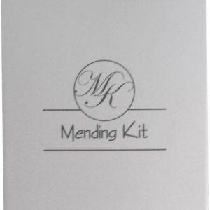 Matt white box with 1 color print 'sewing kit'